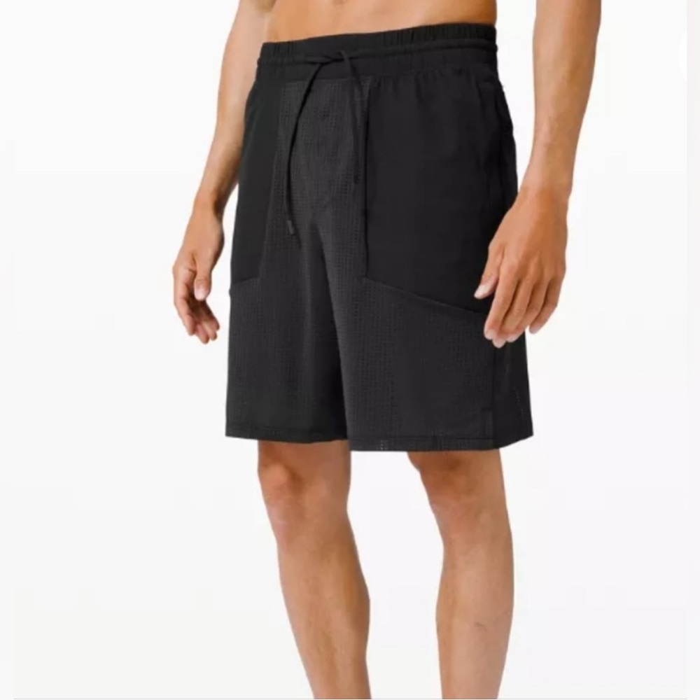 lululemon Men’s In The Key Shorts 10” Black Athletic Running Workout Shorts Gym